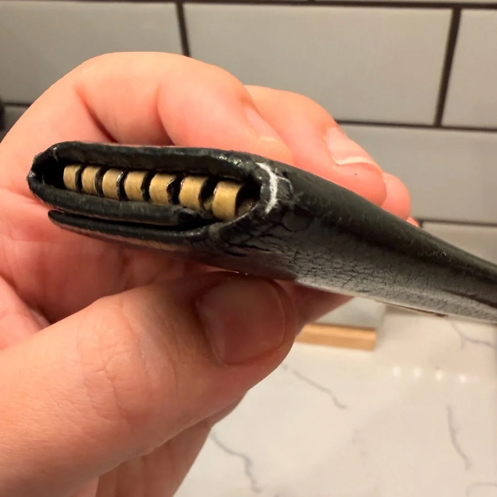 GUCCI   Black Leather Key & Card Holder with Gold Logo
